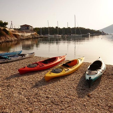 Kaminakia Apartments - Adults Only Policy - Delve Into This Little Oasis Where Peace And Quiet Reign Supreme - Sheltered By An Evergreen Cypress Forest - Offering A Large Swimming Pool Exclusively For Guests' Use And Breathtaking Sea Views From Every Fiskardo Esterno foto