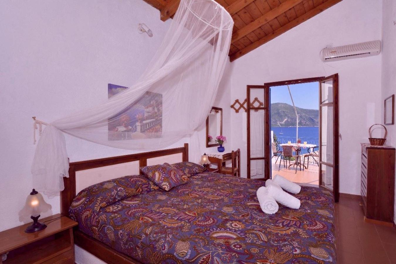 Kaminakia Apartments - Adults Only Policy - Delve Into This Little Oasis Where Peace And Quiet Reign Supreme - Sheltered By An Evergreen Cypress Forest - Offering A Large Swimming Pool Exclusively For Guests' Use And Breathtaking Sea Views From Every Fiskardo Esterno foto