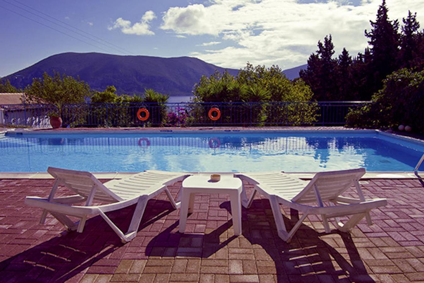 Kaminakia Apartments - Adults Only Policy - Delve Into This Little Oasis Where Peace And Quiet Reign Supreme - Sheltered By An Evergreen Cypress Forest - Offering A Large Swimming Pool Exclusively For Guests' Use And Breathtaking Sea Views From Every Fiskardo Esterno foto